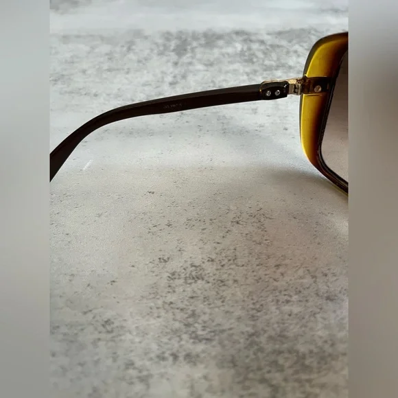 Gucci Sunglasses - Picture 7 of 8